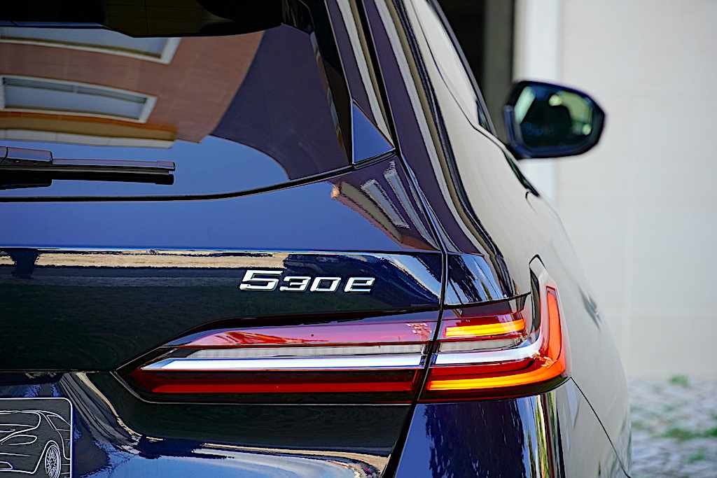 bmw-serie-5-530e-xdrive-2025-gasolina-1998cc