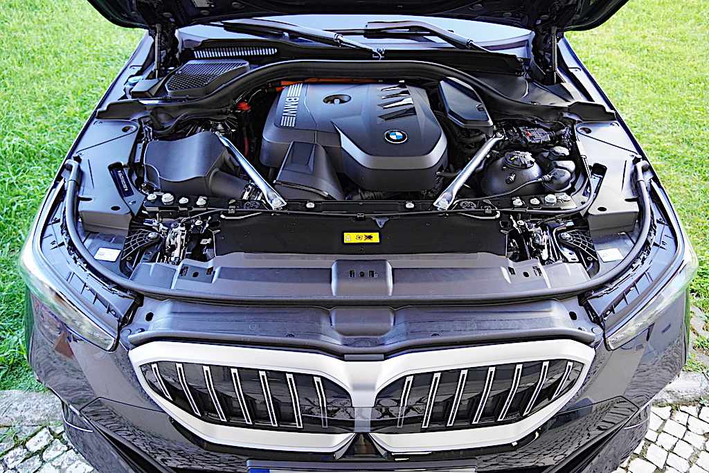 bmw-serie-5-530e-xdrive-2025-gasolina-1998cc
