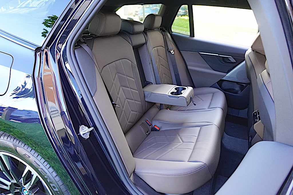 bmw-serie-5-530e-xdrive-2025-gasolina-1998cc