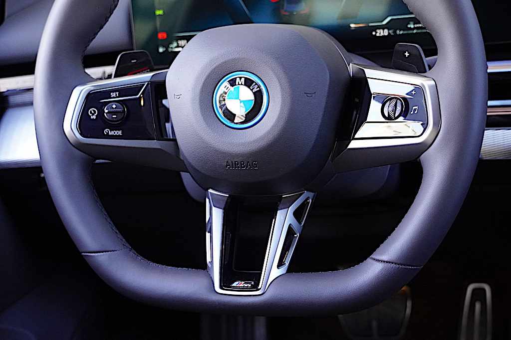 bmw-serie-5-530e-xdrive-2025-gasolina-1998cc