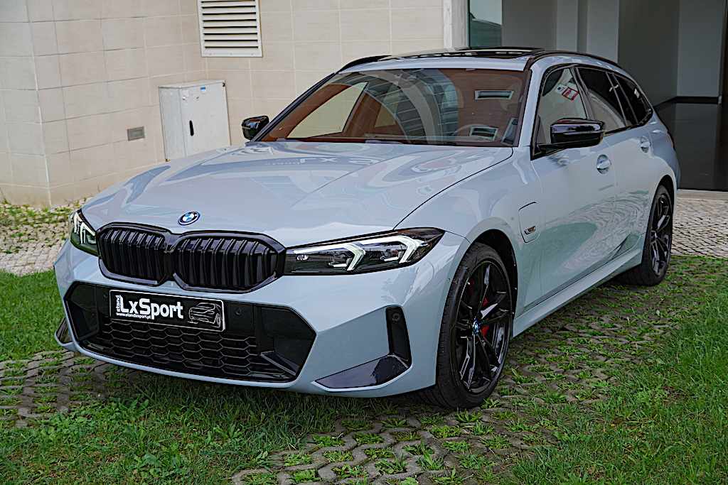 bmw-serie-3-330e-xdrive-2023-hibrido-plug-in-1998cc