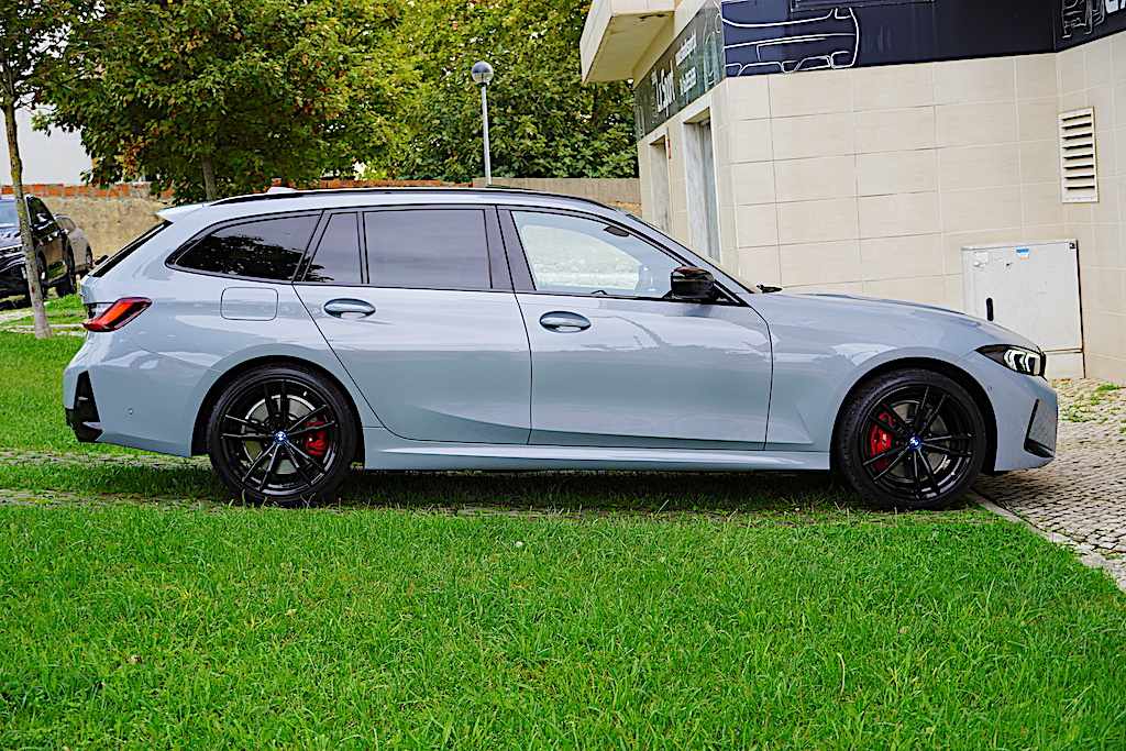 bmw-serie-3-330e-xdrive-2023-hibrido-plug-in-1998cc