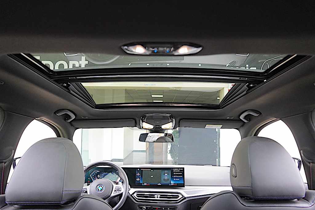 bmw-serie-3-330e-xdrive-2023-hibrido-plug-in-1998cc