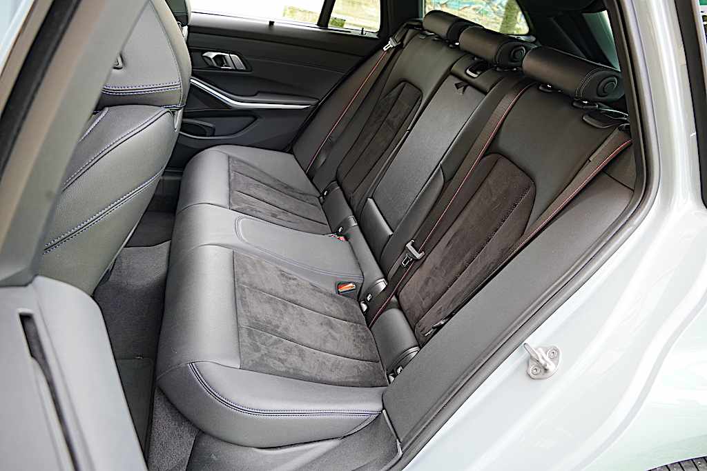 bmw-serie-3-330e-xdrive-2023-hibrido-plug-in-1998cc