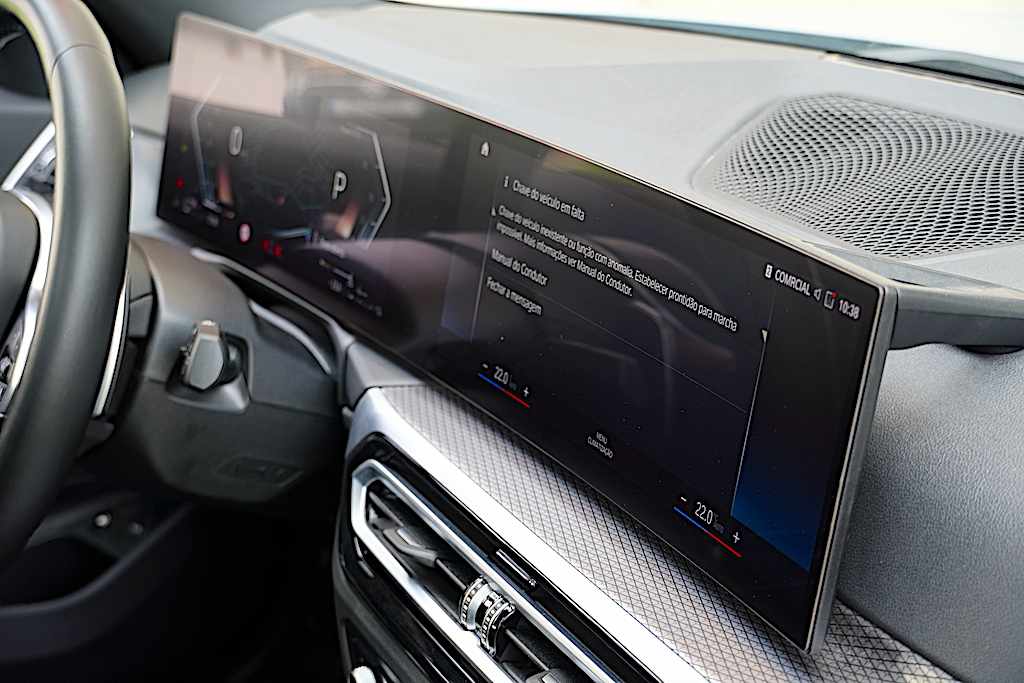 bmw-serie-3-330e-xdrive-2023-hibrido-plug-in-1998cc