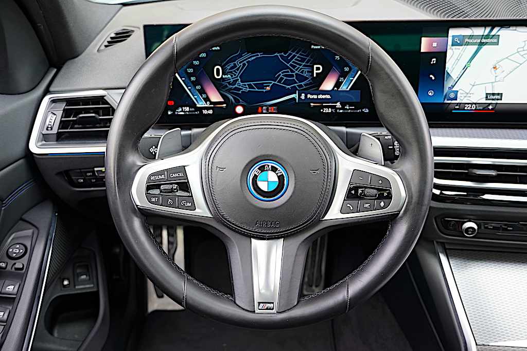 bmw-serie-3-330e-xdrive-2023-hibrido-plug-in-1998cc