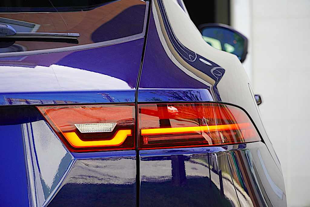 jaguar-e-pace-p160-mhev-2021-gasolina-1498cc