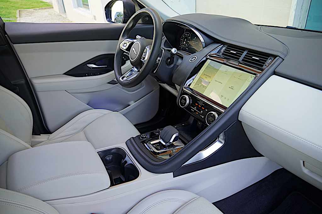 jaguar-e-pace-p160-mhev-2021-gasolina-1498cc