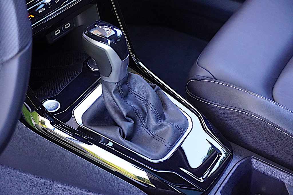 volkswagen-t-roc-1-5-tsi-2025-gasolina-1498cc
