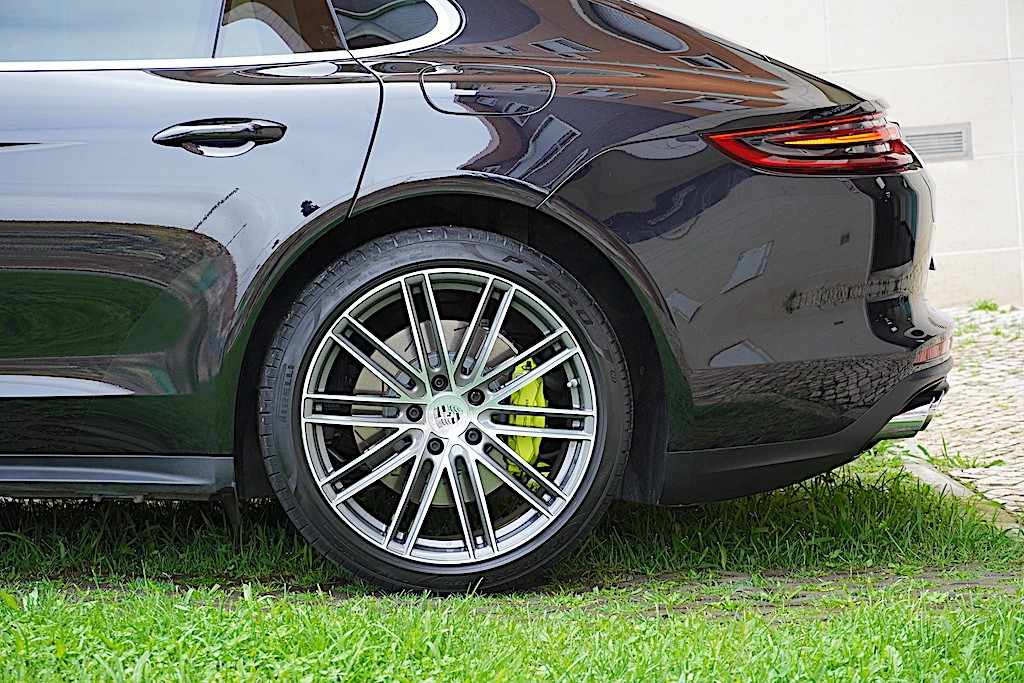 porsche-panamera-2020-hibrido-a-gasolina-2894cc