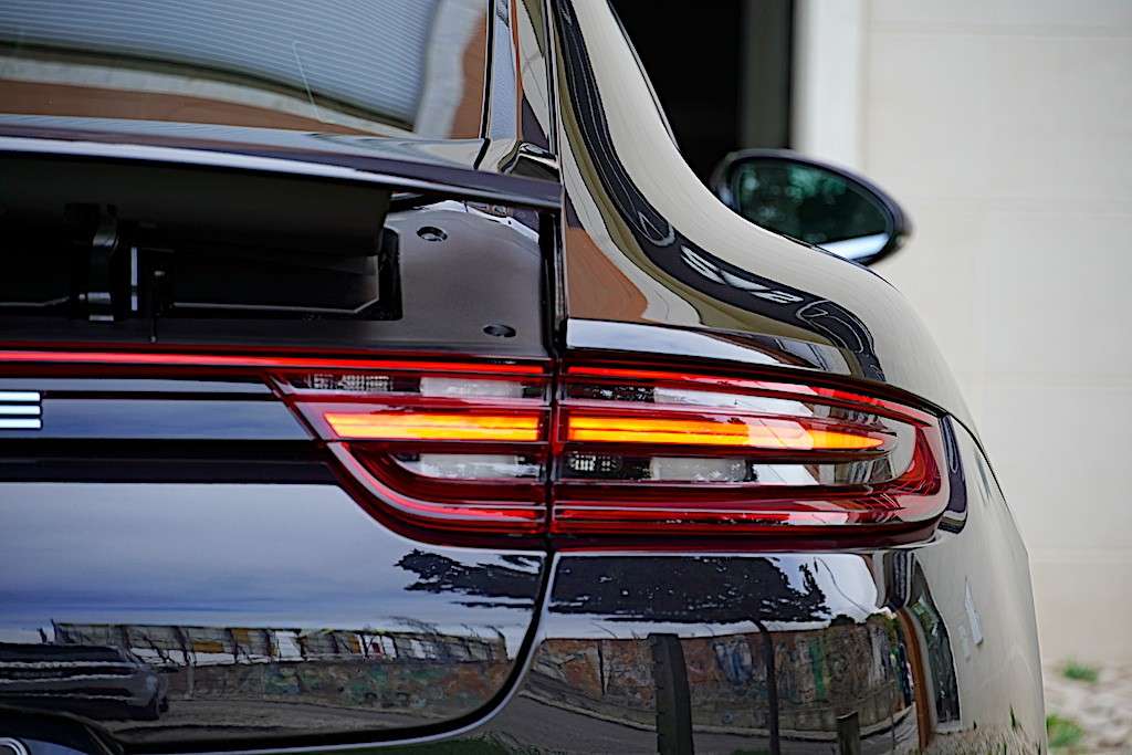 porsche-panamera-2020-hibrido-a-gasolina-2894cc