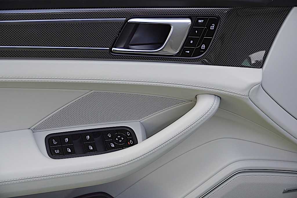 porsche-panamera-2020-hibrido-a-gasolina-2894cc