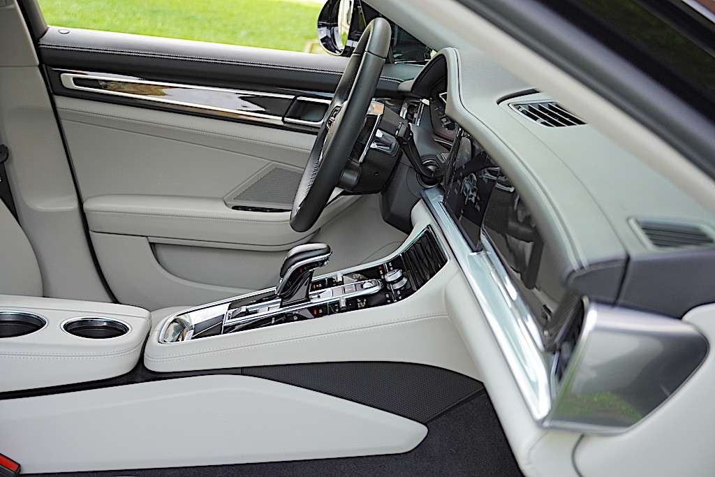 porsche-panamera-2020-hibrido-a-gasolina-2894cc