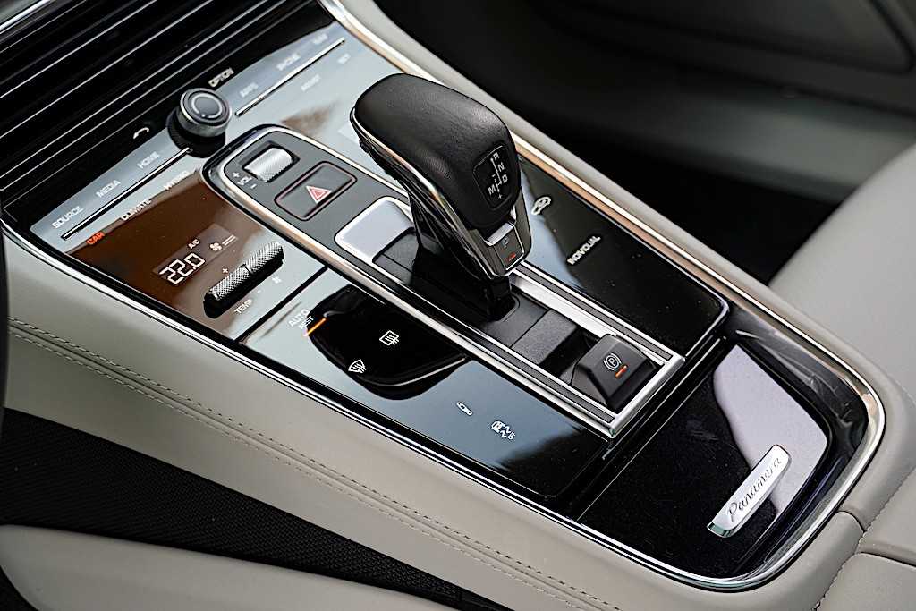porsche-panamera-2020-hibrido-a-gasolina-2894cc