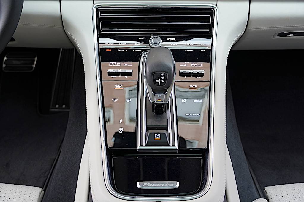 porsche-panamera-2020-hibrido-a-gasolina-2894cc