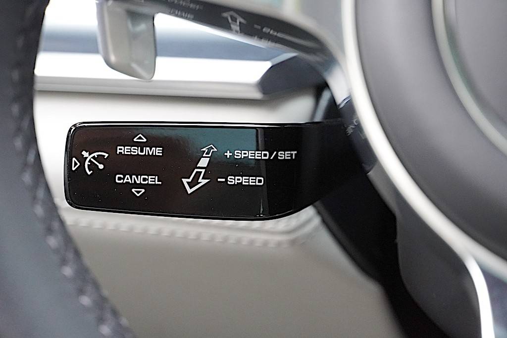 porsche-panamera-2020-hibrido-a-gasolina-2894cc