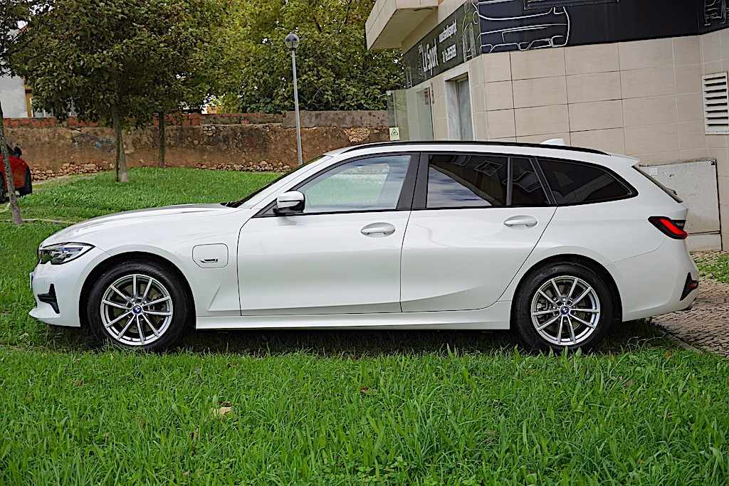bmw-serie-3-2022-hibrido-a-gasolina-1998cc