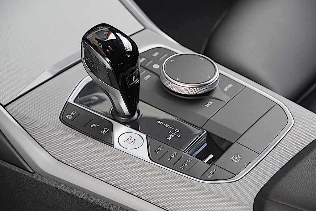 bmw-serie-3-2022-hibrido-a-gasolina-1998cc