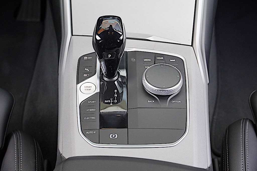 bmw-serie-3-2022-hibrido-a-gasolina-1998cc