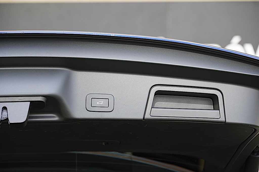 land-rover-range-rover-evoque-1-5-p160-mild-hybrid-2023-gasolina-1498cc