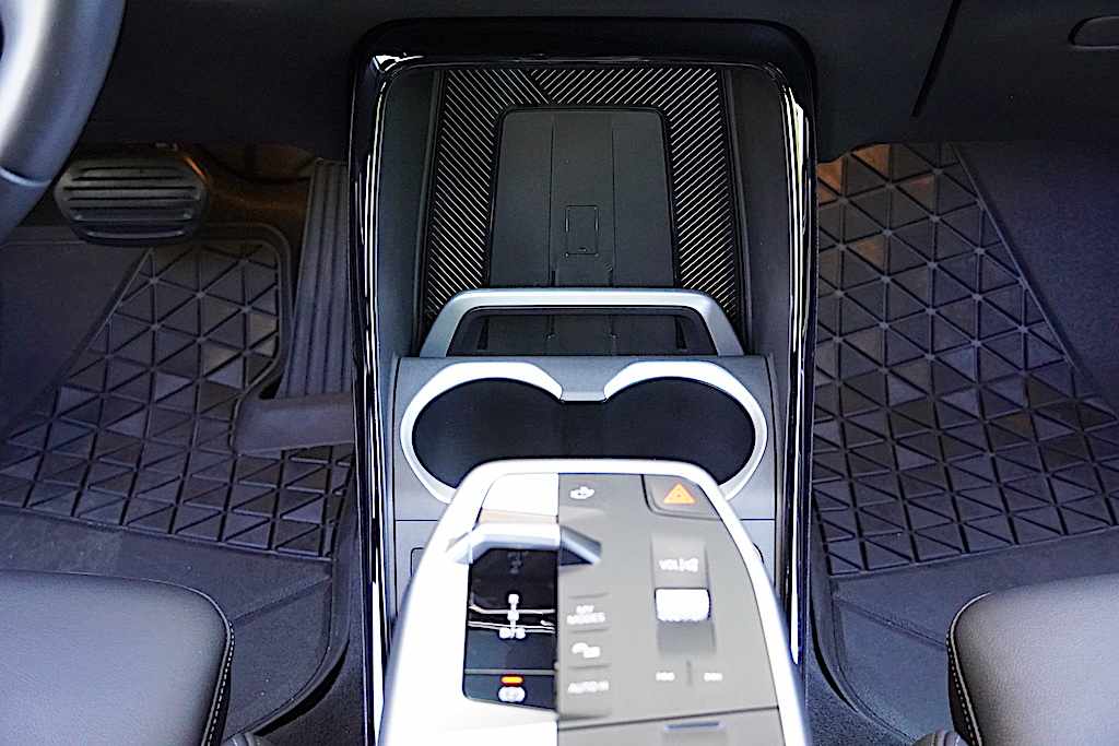 bmw-x1-xdrive30-e-2023-gasolina-1499cc