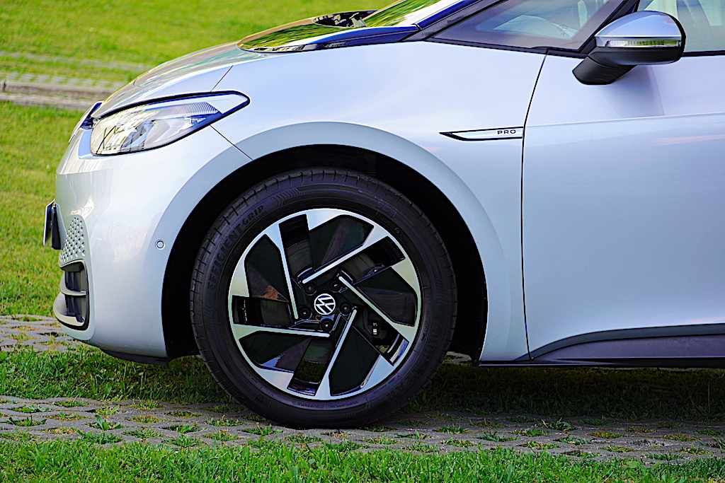volkswagen-id-3-pro-performance-58-kwh-2023-eletrico