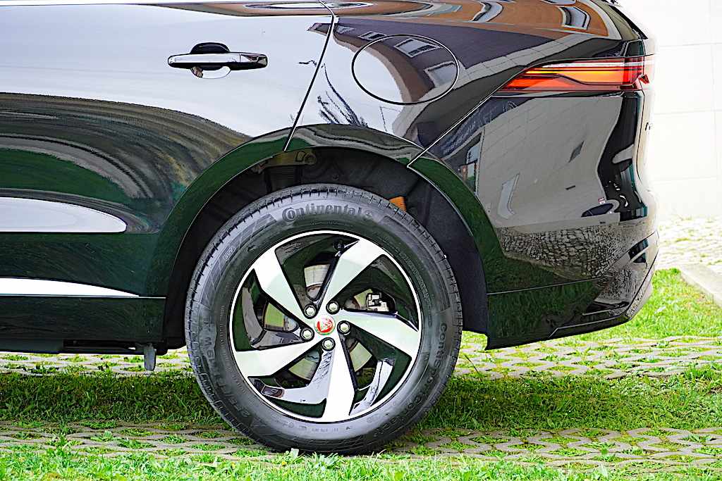 jaguar-f-pace-p400e-phev-2023-gasolina-1997cc
