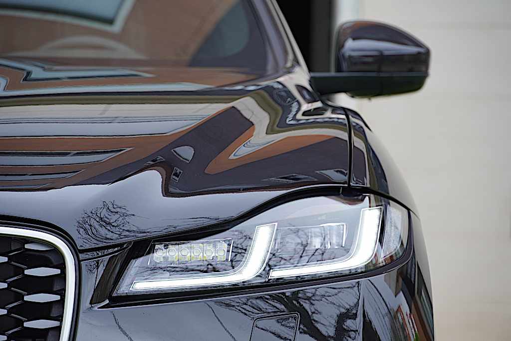 jaguar-f-pace-p400e-phev-2023-gasolina-1997cc