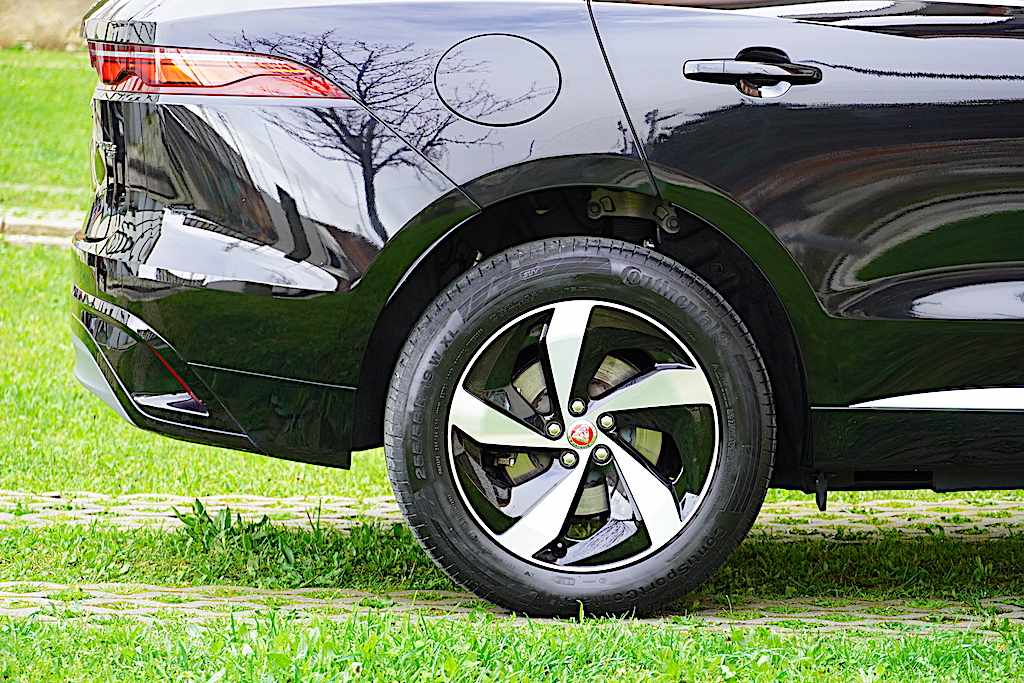 jaguar-f-pace-p400e-phev-2023-gasolina-1997cc
