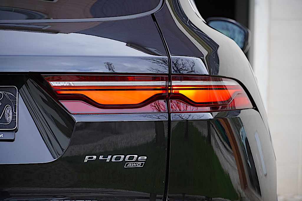 jaguar-f-pace-p400e-phev-2023-gasolina-1997cc