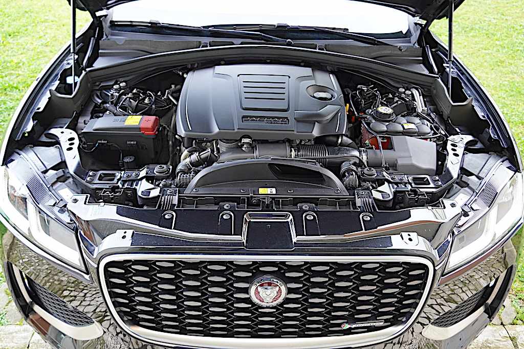 jaguar-f-pace-p400e-phev-2023-gasolina-1997cc