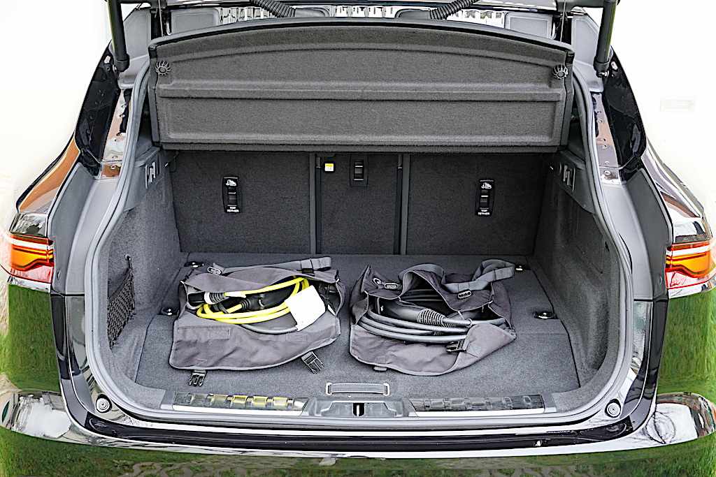 jaguar-f-pace-p400e-phev-2023-gasolina-1997cc