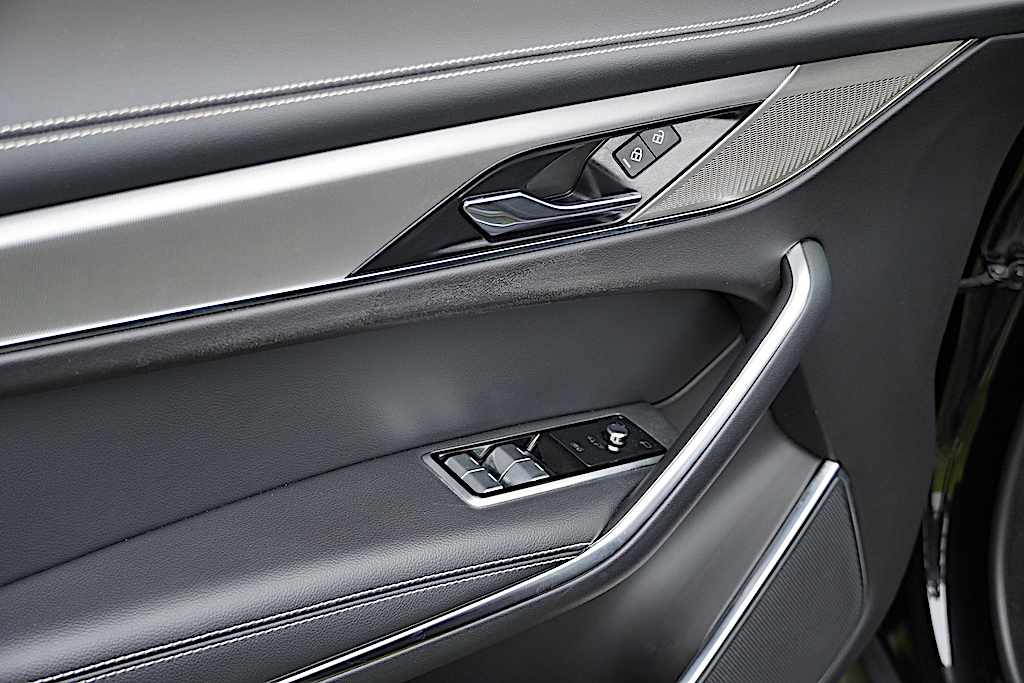 jaguar-f-pace-p400e-phev-2023-gasolina-1997cc