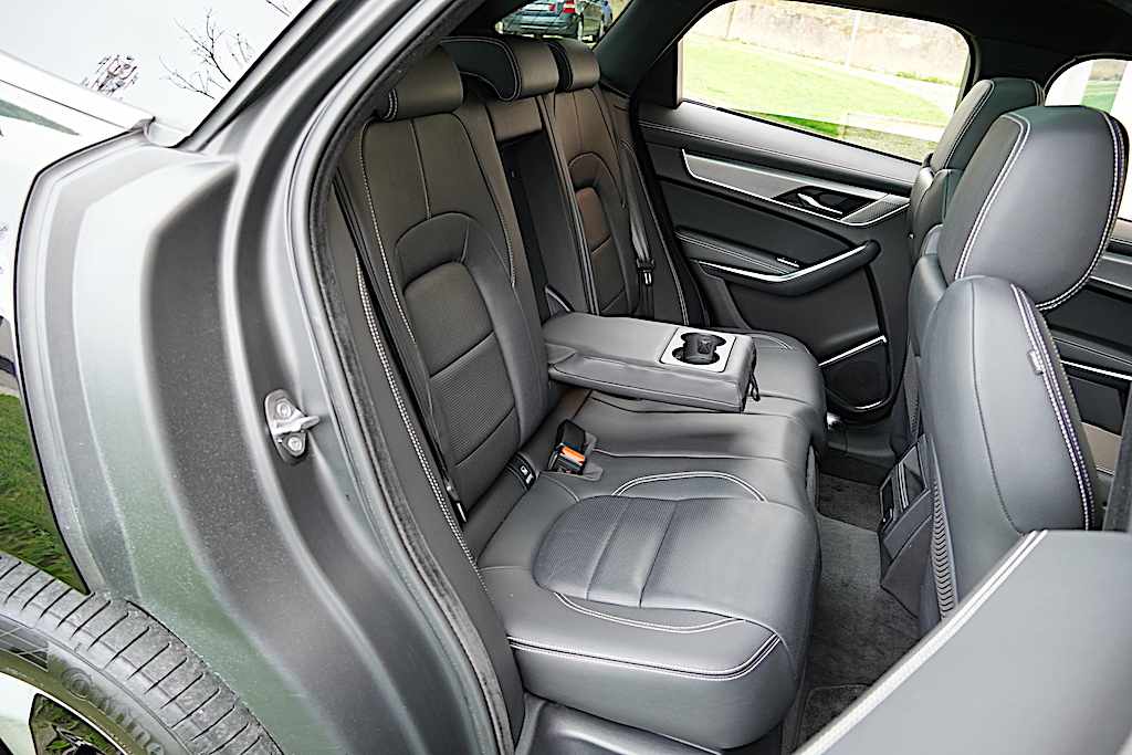 jaguar-f-pace-p400e-phev-2023-gasolina-1997cc