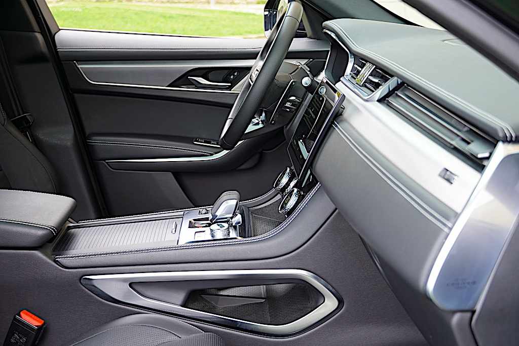 jaguar-f-pace-p400e-phev-2023-gasolina-1997cc