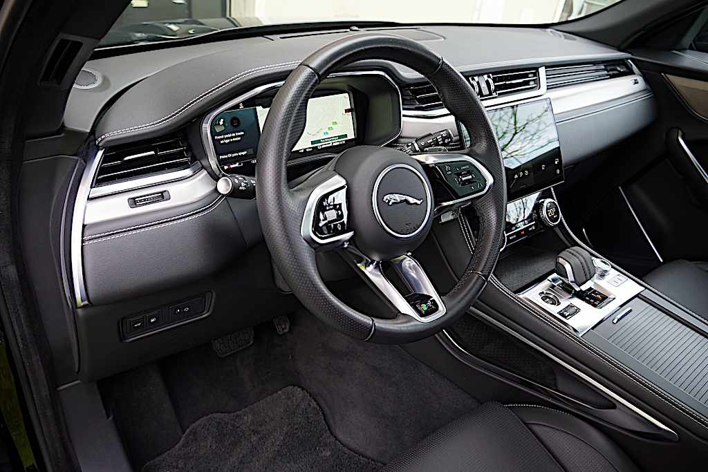 jaguar-f-pace-p400e-phev-2023-gasolina-1997cc