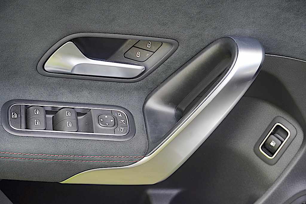mercedes-benz-classe-a-a-250-e-2022-gasolina-1332cc