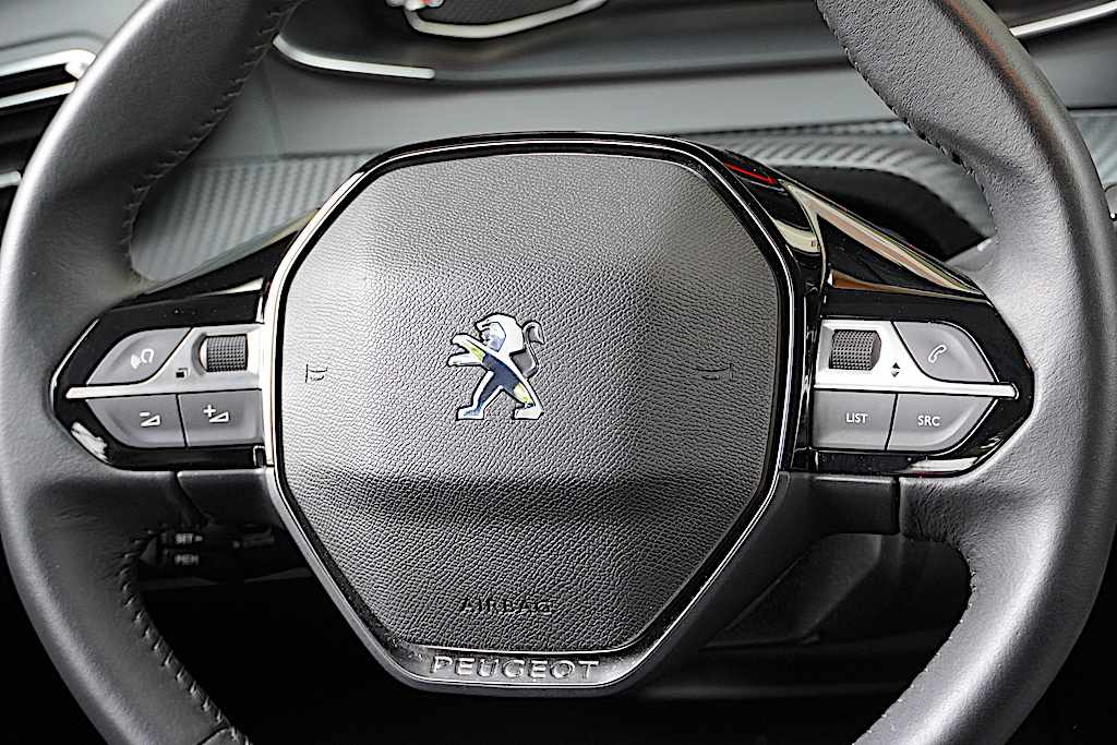 peugeot-2008-1-5-bluehdi-2022-diesel-1499cc