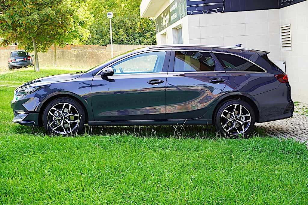 kia-ceed-1-6-crdi-2023-diesel-1598cc