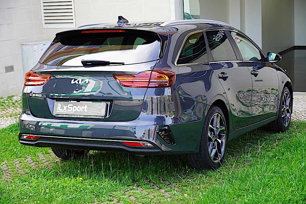 kia-ceed-1-6-crdi-2023-diesel-1598cc
