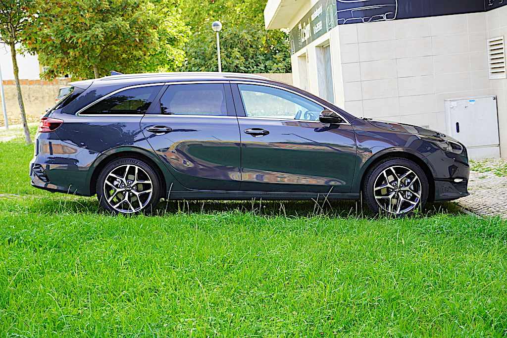 kia-ceed-1-6-crdi-2023-diesel-1598cc