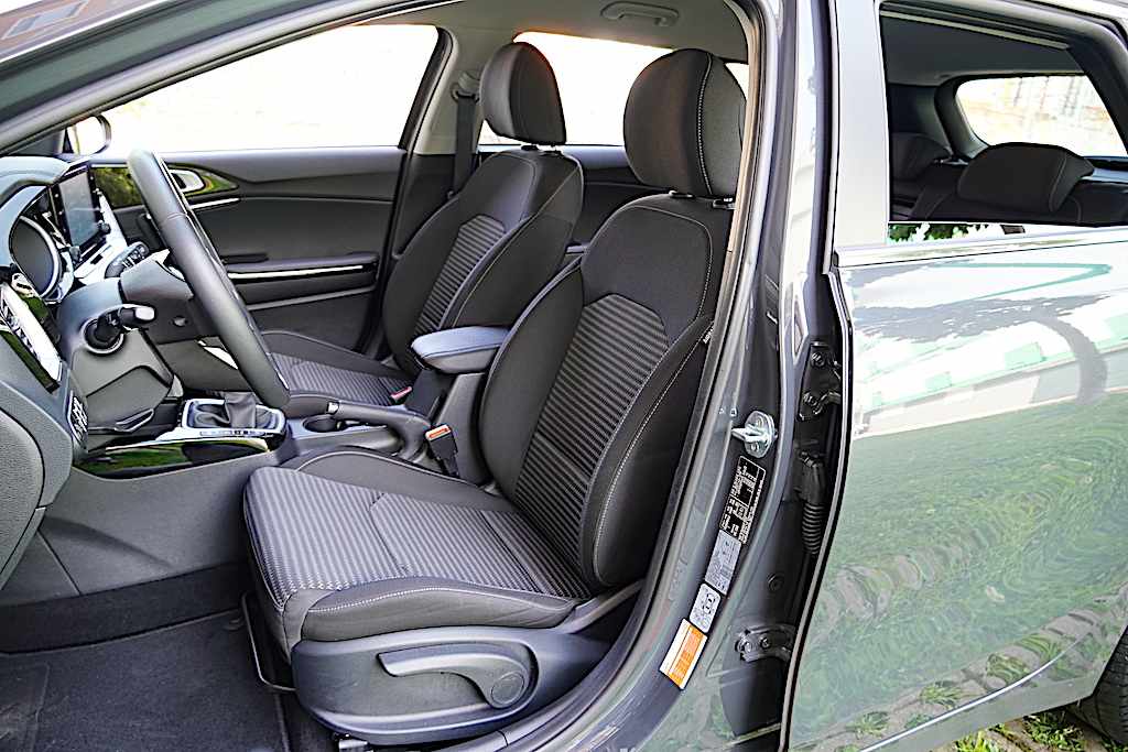 kia-ceed-1-6-crdi-2023-diesel-1598cc