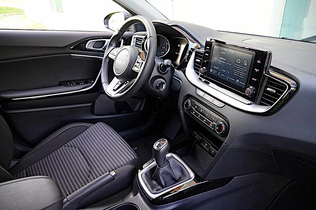 kia-ceed-1-6-crdi-2023-diesel-1598cc