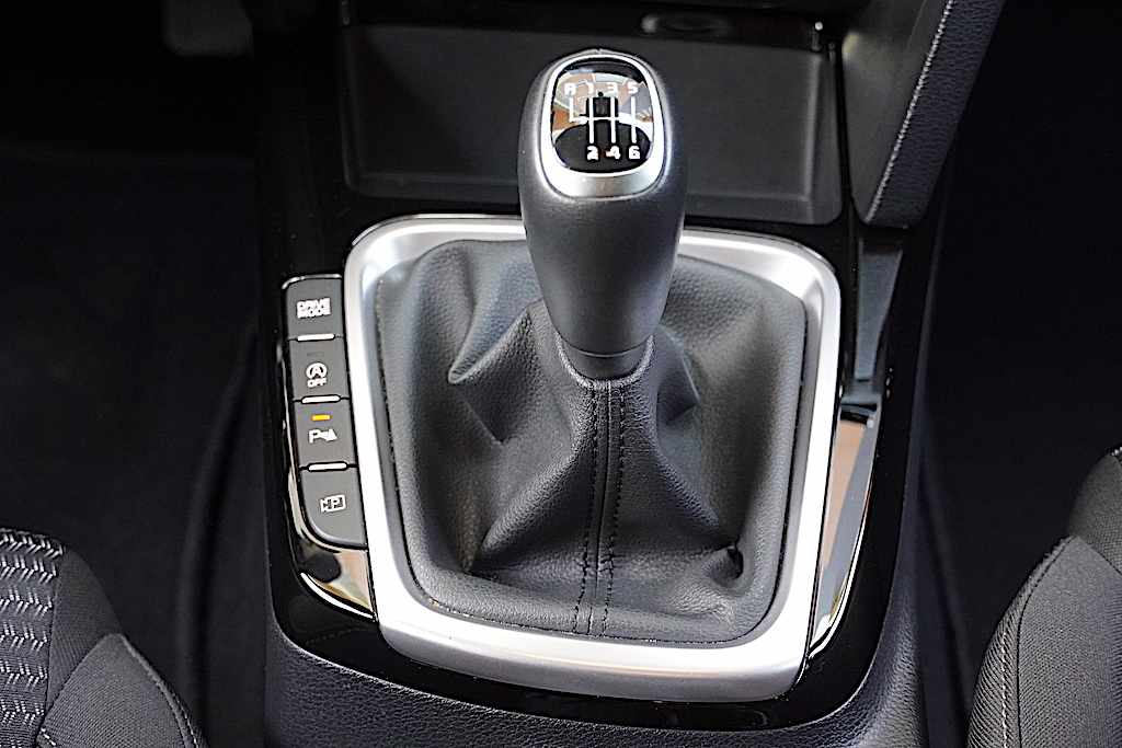 kia-ceed-1-6-crdi-2023-diesel-1598cc