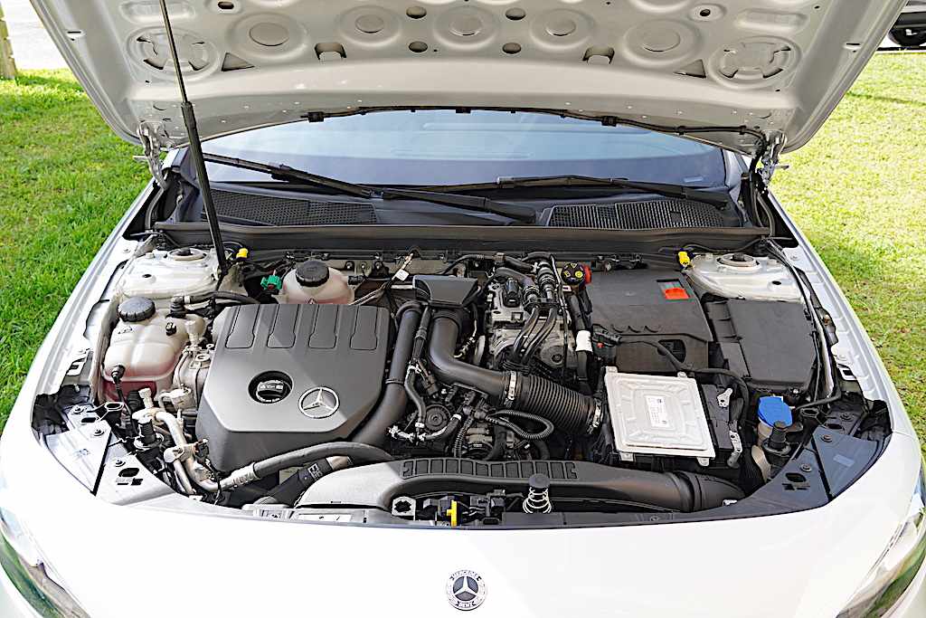 mercedes-benz-classe-a-a-250-e-2022-gasolina-1332cc