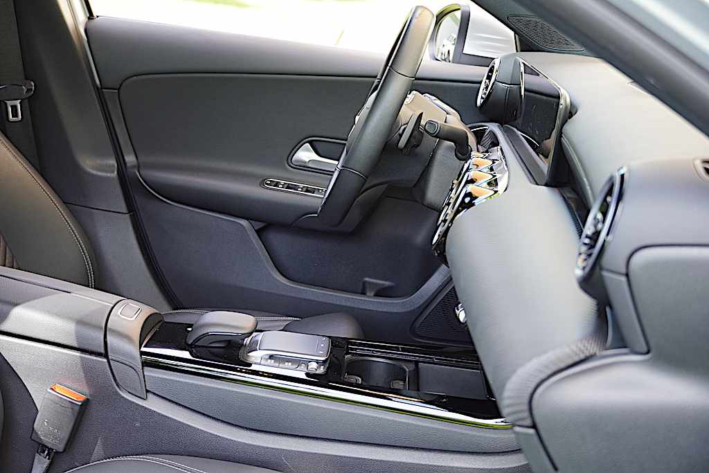 mercedes-benz-classe-a-a-250-e-2022-gasolina-1332cc