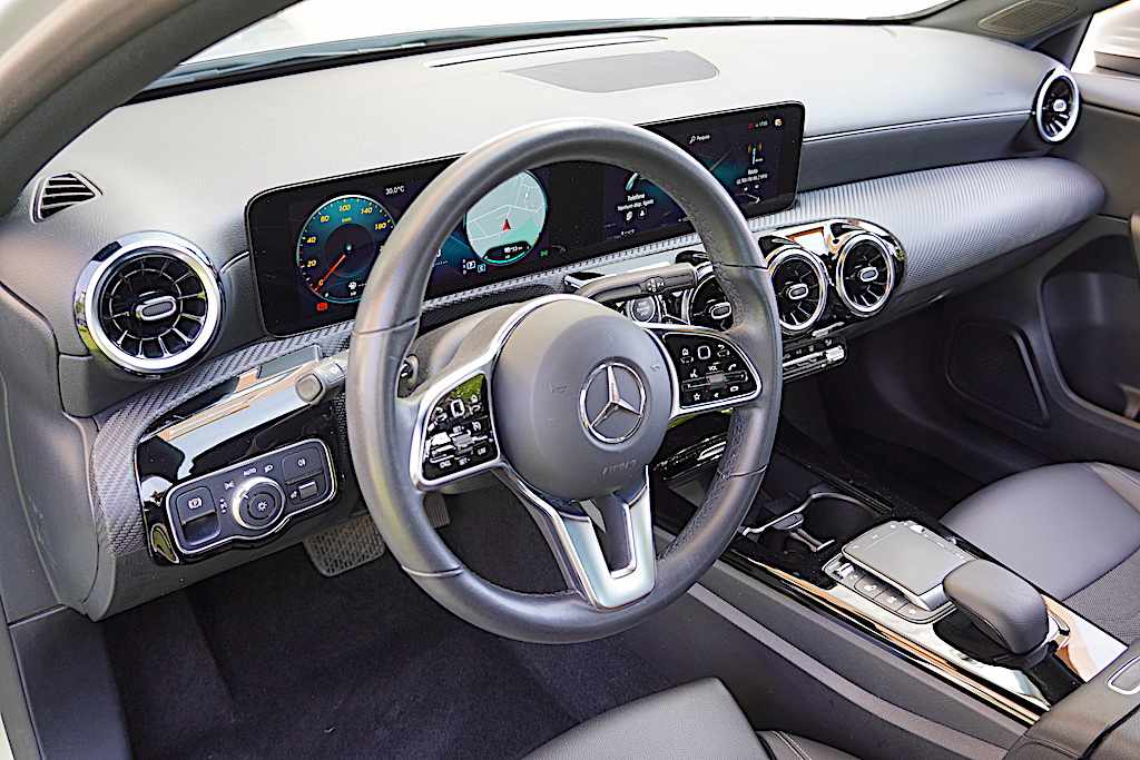 mercedes-benz-classe-a-a-250-e-2022-gasolina-1332cc