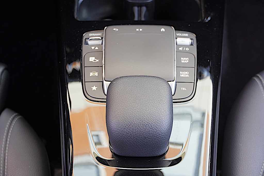 mercedes-benz-classe-a-a-250-e-2022-gasolina-1332cc