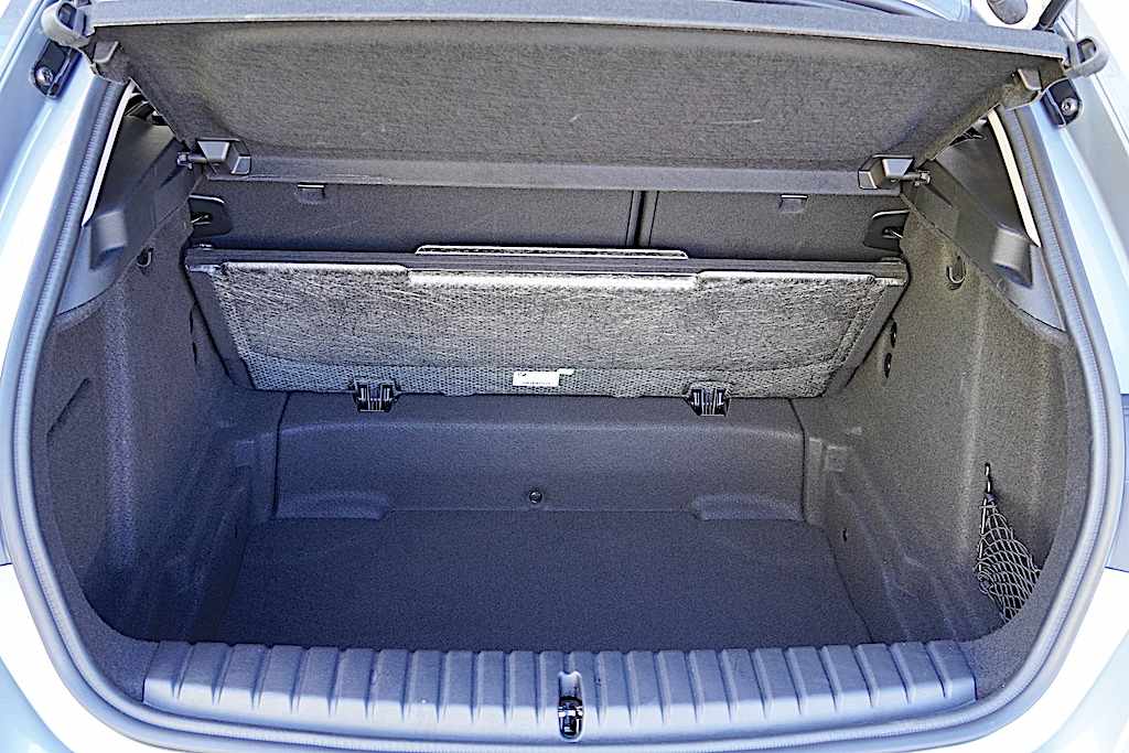 bmw-serie-1-118i-2025-gasolina-1499cc
