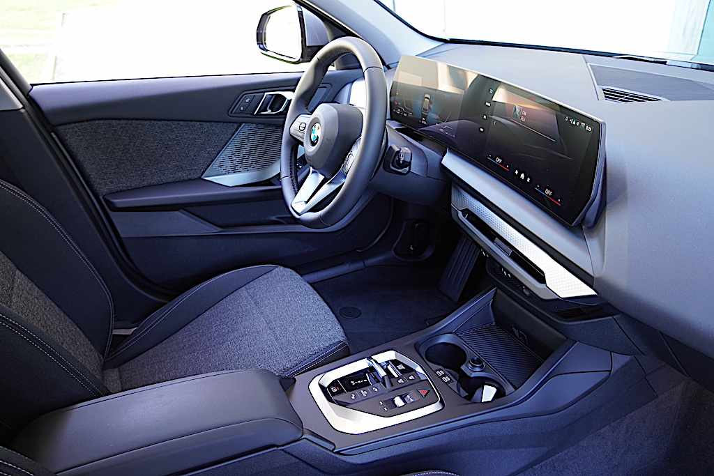 bmw-serie-1-118i-2025-gasolina-1499cc